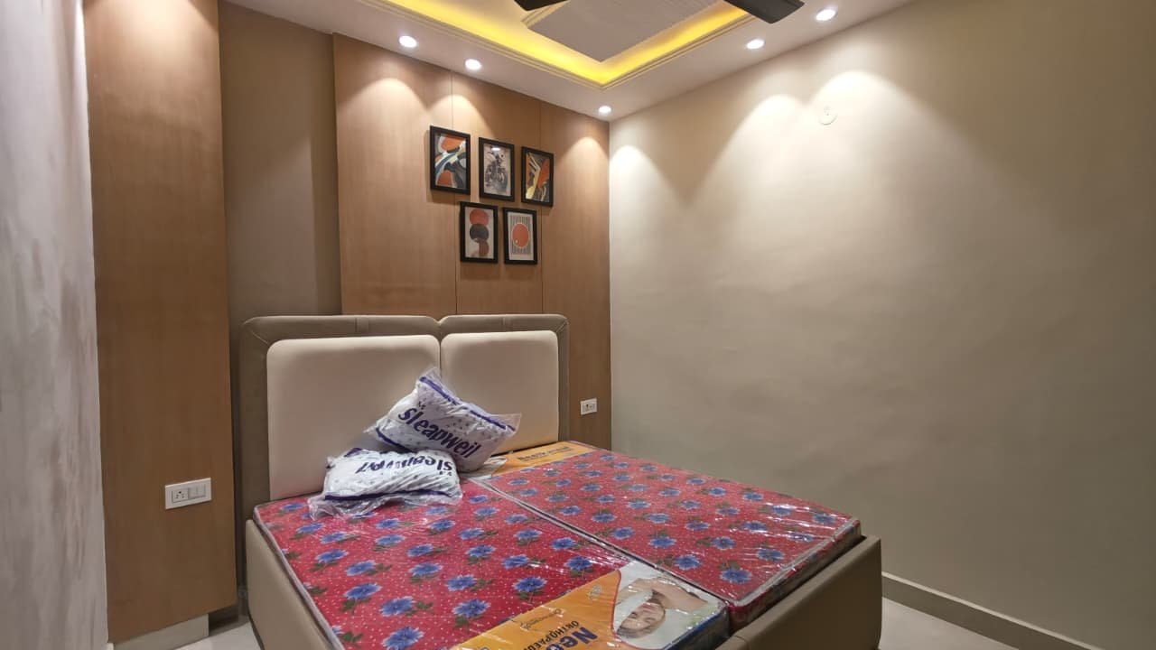 Affordable 3 BHK Semi Furnished Builder Floor for Sale in Mohan Garden Delhi | ₹44.90 Lakh image 4
