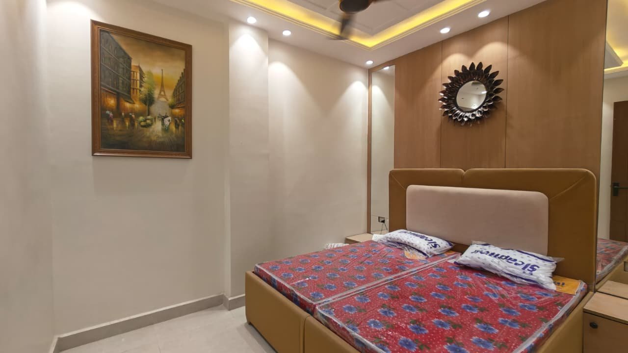Affordable 3 BHK Semi Furnished Builder Floor for Sale in Mohan Garden Delhi | ₹44.90 Lakh image 3